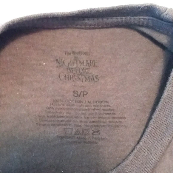 Nightmare Before Christmas Tshirt Size Small - Picture 4 of 4